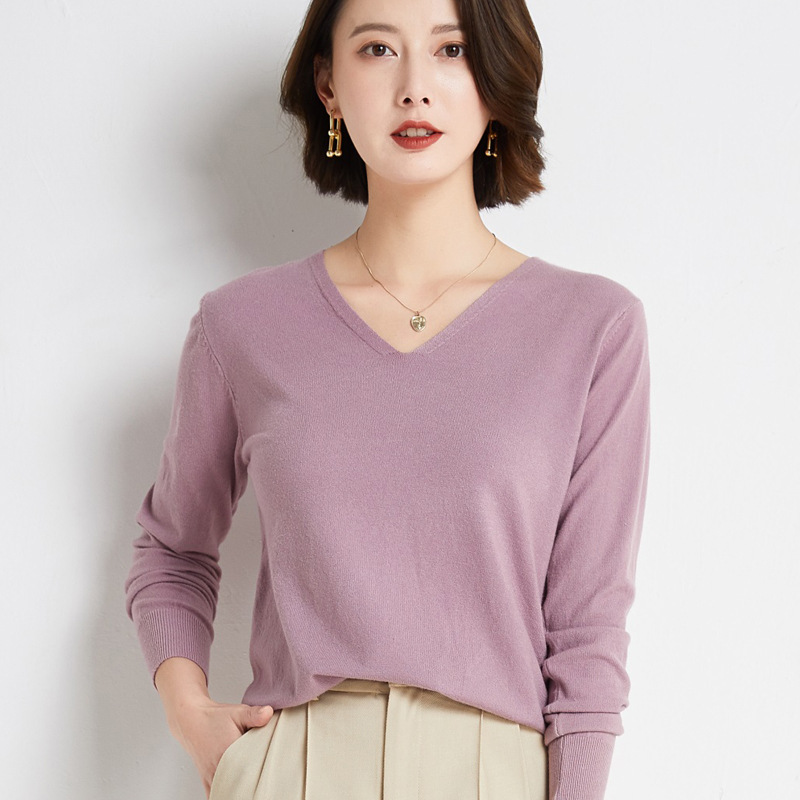 Otoño e Invierno nuevo estilo occidental con cuello en V color sólido manga larga suéter de fondo interior simple desgaste exterior suéter de cuello de pollo para mujeres