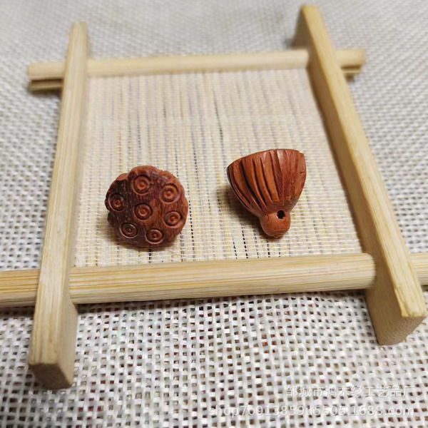 Pendant sandalwood