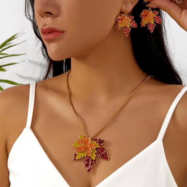 Cross-Border European and American Hot-Selling Necklace Set, Fashionable and Elegant Retro Three-Dimensional Oil-Dropping Maple Leaf Earrings Sweater Chain Set