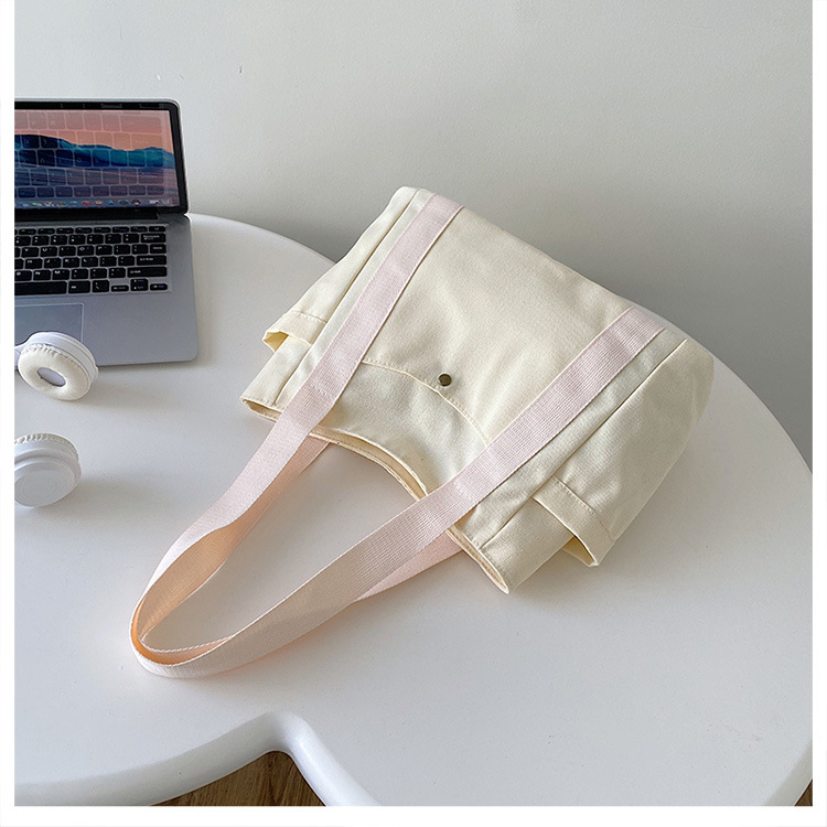 Women's Medium Canvas Solid Color Basic Classic Style Square Zipper Tote Bag display picture 6