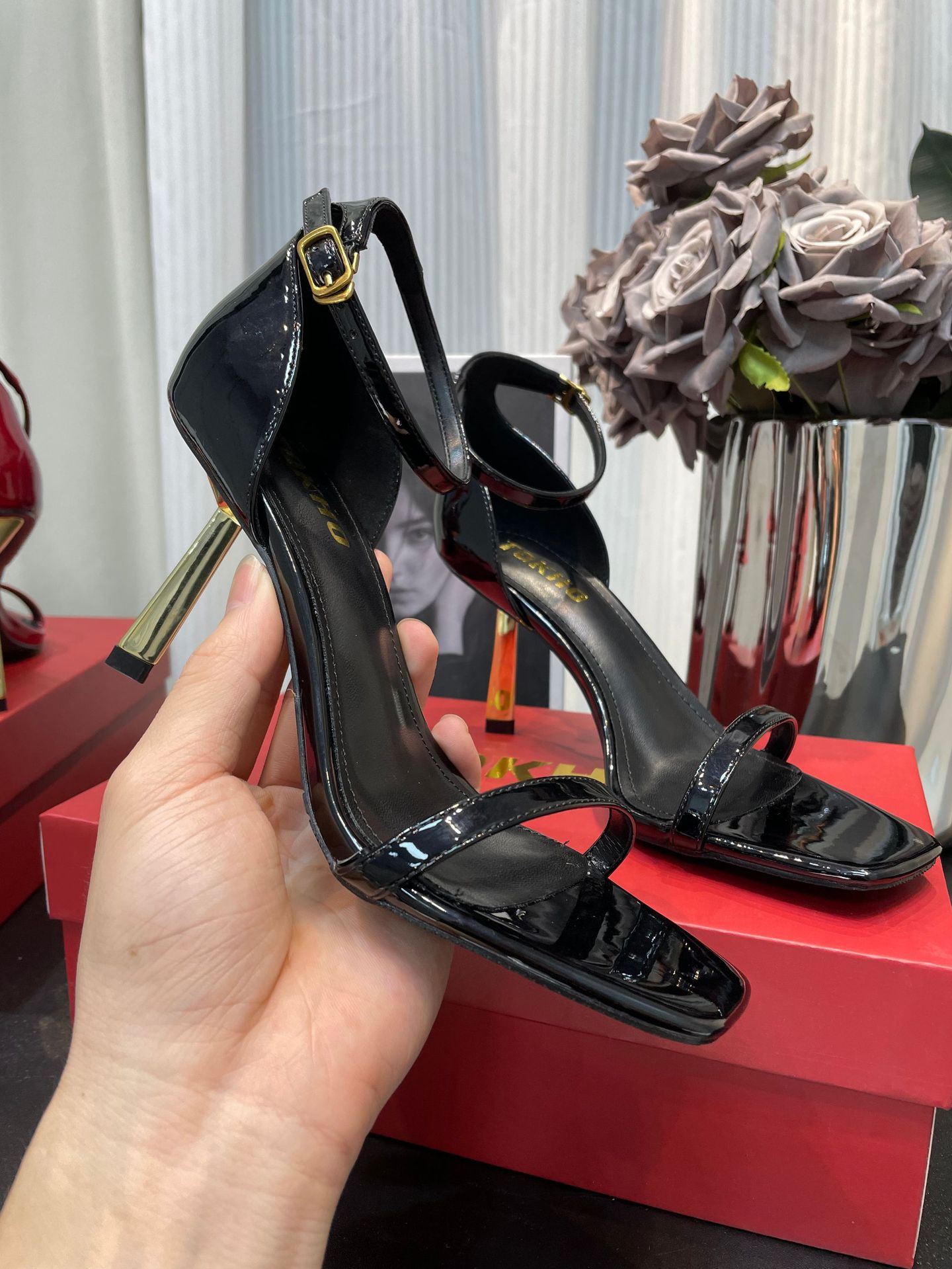 Strap~2026 Summer New Black Patent Leather Square-Toed High-Heeled Women's Sandals With Gold Heel And Open Toe_voghion.com