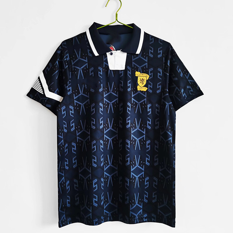 レトロなドイツのサッカー服の主な客席です。|undefined