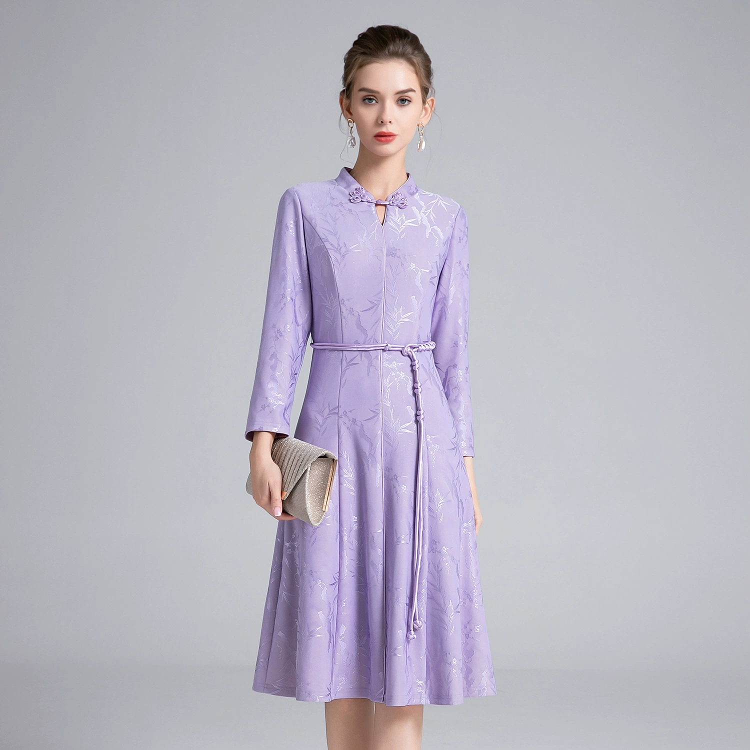 Фирменная женская одежда 2024 осенний ретро стиль литературного искусства мама одежда с вышивкой нейлон платье среднего и пожилого возраста оптовая продажа