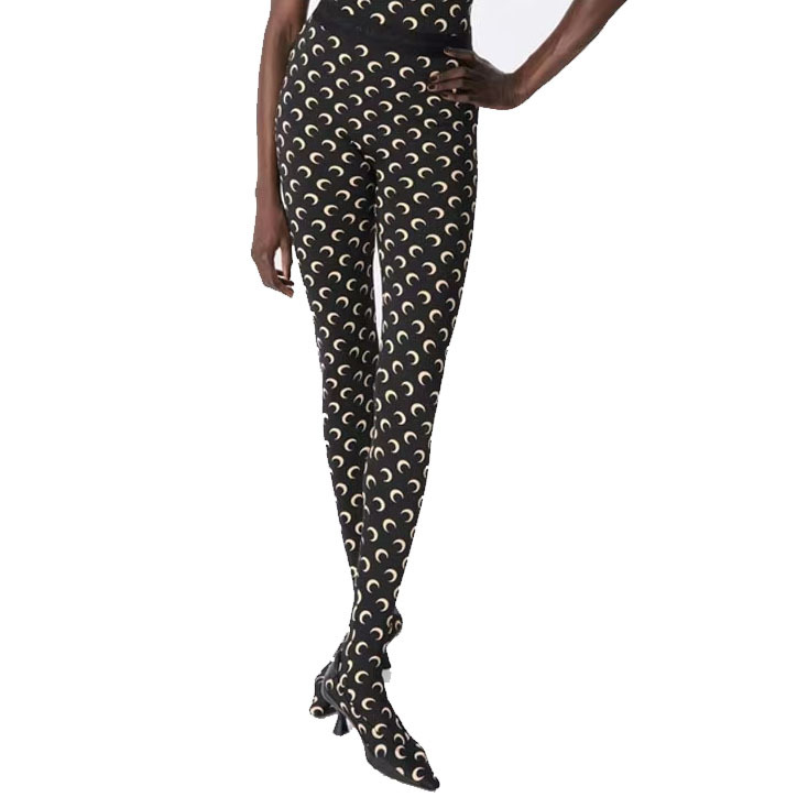 프린트라벨-검은바닥달-스타킹