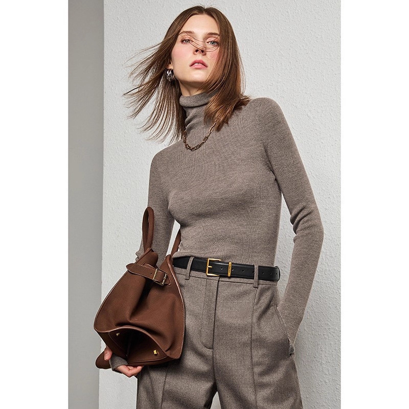 U.N.Q Comfortable "0 Pressure" Imported German Yangtze Yarn Thickeneded Slimming Look High Collar Seamless Fashionable Bottoming Shirt