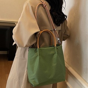 �r����Ʒ����С�����ذ���Ů����μ��ͨ��б����r�к��s���e��
