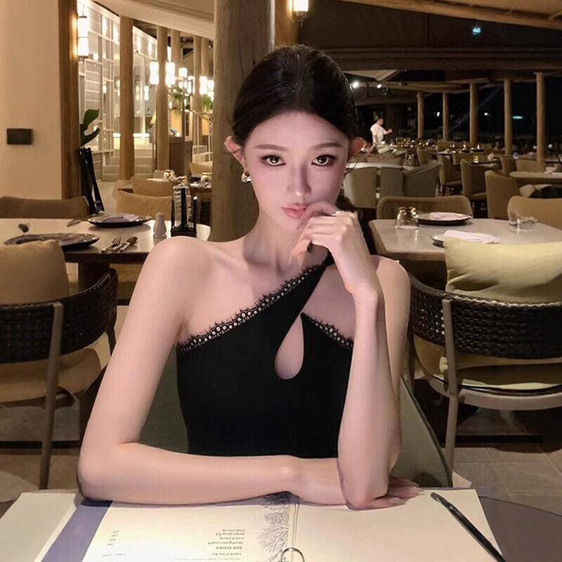 Asymmetrical Slanted Neckline Halter-Style Hollow-Out Lace Trim Slim-Fit Solid Color Tank Top for Women in a Hot Girl Style Asymmetrical Slanted Neckline Halter-Style Hollow-Out Lace Trim Slim-Fit Solid Color Tank Top for Women in a Hot Girl Style