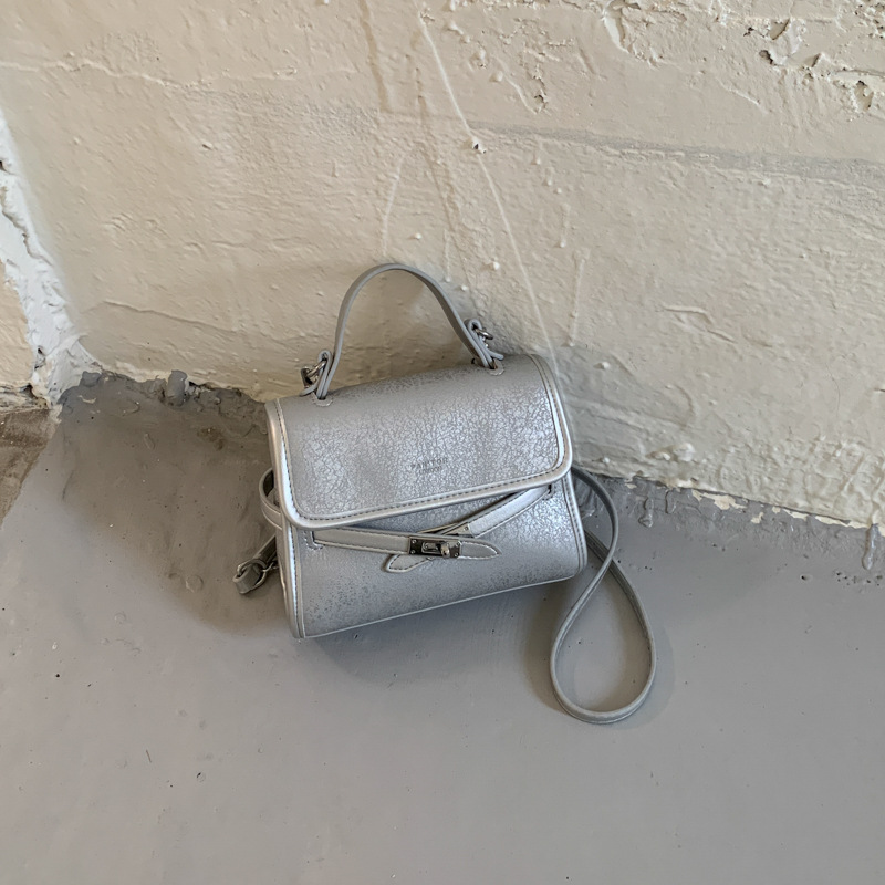 Bolso de tendencia transfronteriza 2026 retro nicho lujoso pequeño bolso de viaje simple mochila de hombro