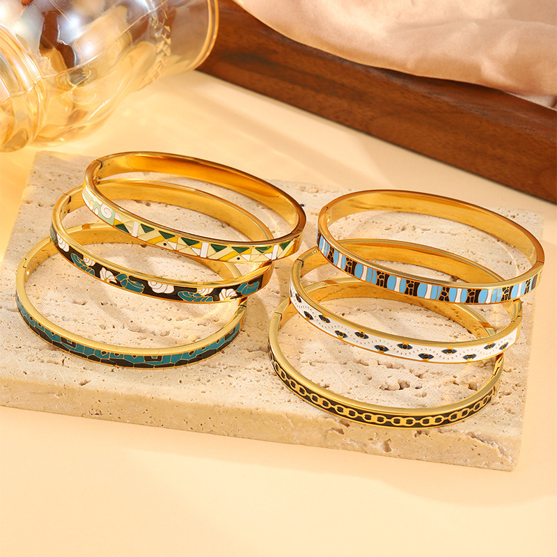 Brazalete de acero de titanio de moda europea y americana, esmalte de color de mujer, patrón de goteo de aceite, tendencia de acero de titanio, brazalete de joyería no se desvanece