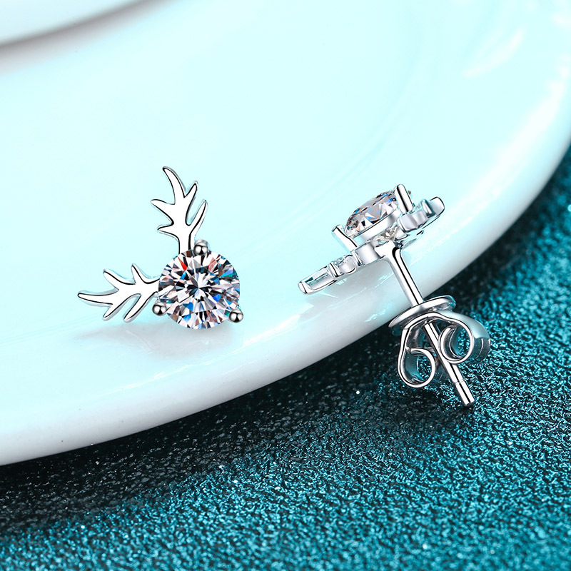 D Color Moissanite Stud Earrings In Sterling Silver For Women_voghion.com