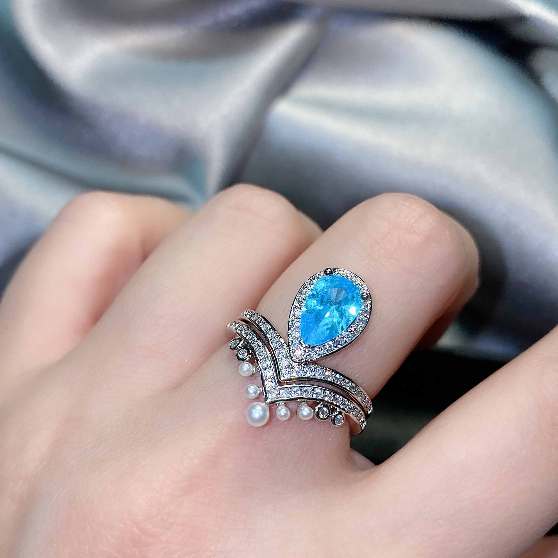 Tik Tok Live Stream Popular Imitation Natural Aquamarine Crown Diamond Ring Advanced Design Pearl Colored Gems Stacked Ring Female display picture 2