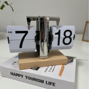 Creativo Personalidad Mecánico Retro Reloj de cambio de página automático Reloj de mesa digital simple Reloj de decoración de sala de estar