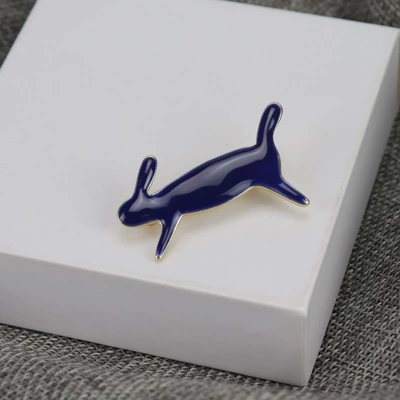 rabbit enamel marking brooch | Yaxa sancaqları