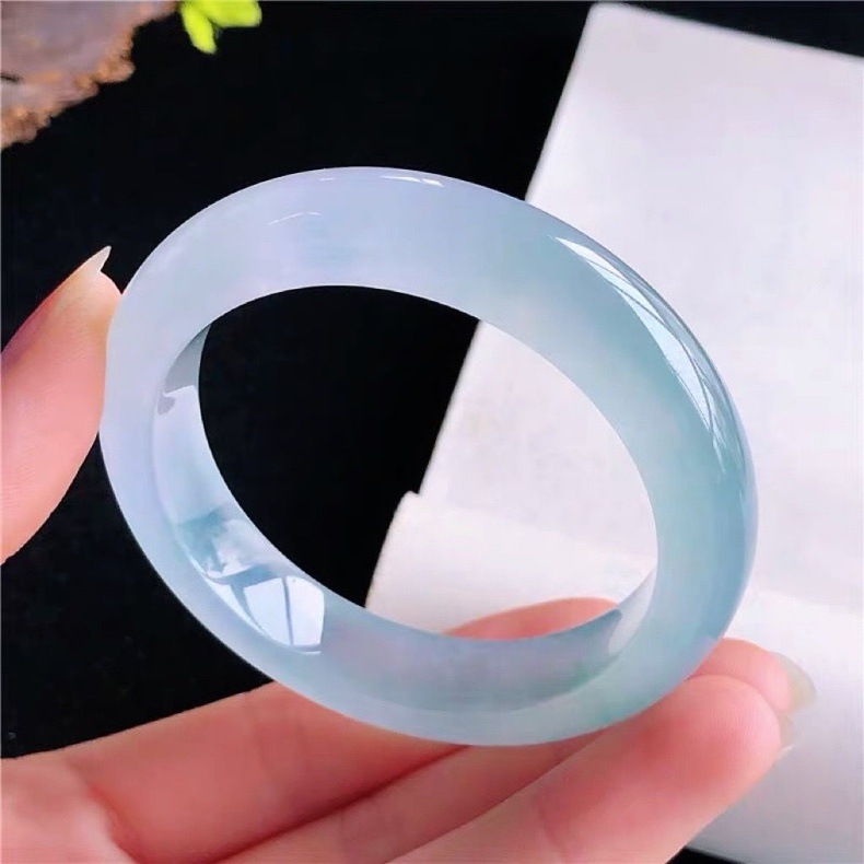 Vòng tay ngọc bích tự nhiên Myanmar cao cấp – đường kính trong 51–65 mm chi tiết 2
