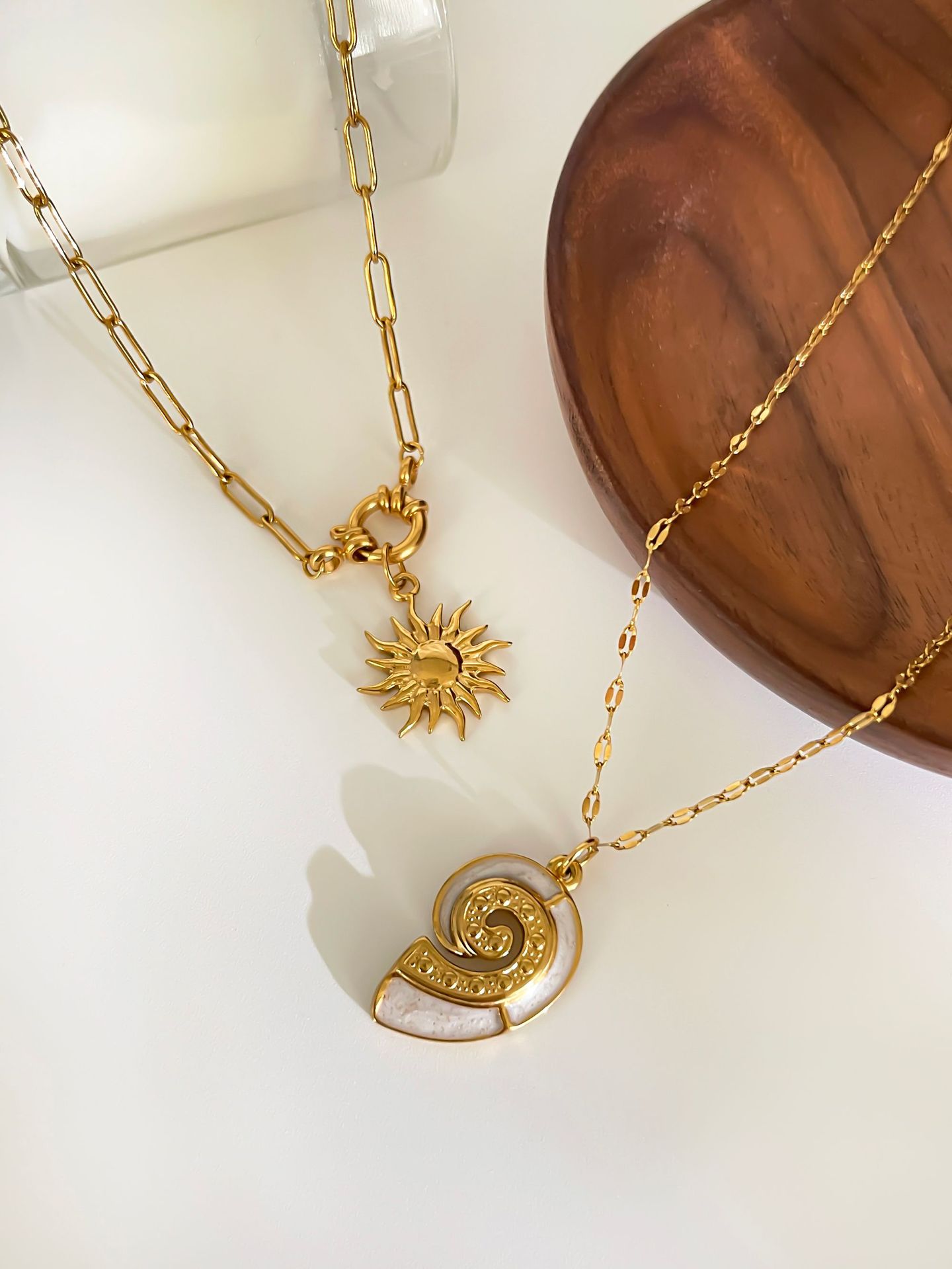 Holiday, Street Occasion PVD Coated Real Gold Plated Sun Conch 304 Stainless Steel Retro Simple Style Waterproof Non Tarnish Surgical Steel Plating Lobster Trigger Clasp Closure Pendant Necklace