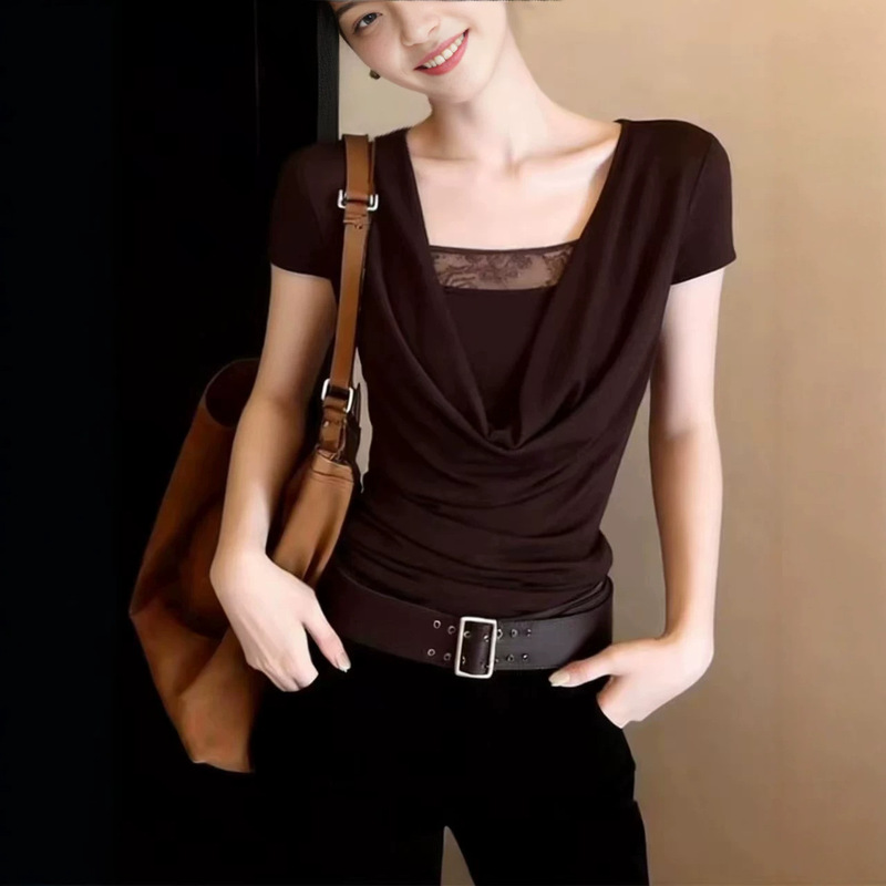 French-Style Retro Lace Patchwork Faux Two-Piece Short-Sleeve T-Shirt for Summer Wear, Featuring a Stylish Design with Ruched Waist and a Lightweight Top French-Style Retro Lace Patchwork Faux Two-Piece Short-Sleeve T-Shirt for Summer Wear, Featuring a Stylish Design with Ruched Waist and a Lightweight Top