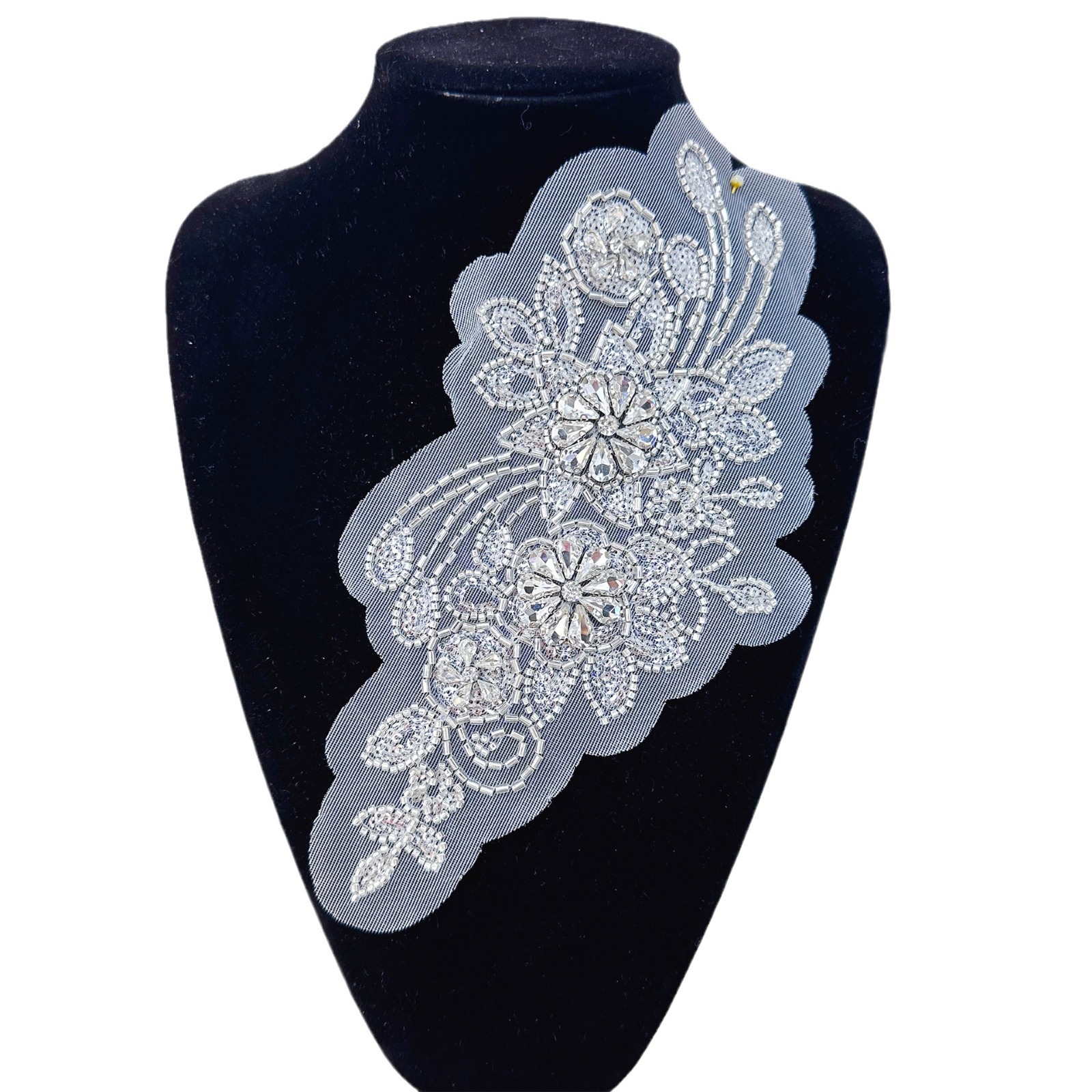 Nuevo encaje bordado flor tela pegatinas vestido de novia Decoración Accesorios perforación en caliente tridimensional bordado con cuentas al por mayor en stock