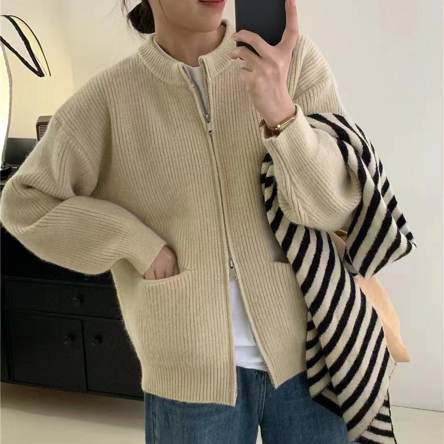 Design sweater with zipper