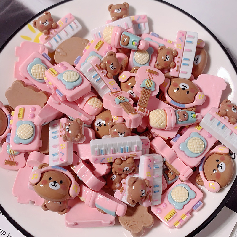 Hermoso instrumento musical accesorios de resina de oso DIY accesorios de cabello a mano clipes de cabello taza de agua pegamento de crema caja de teléfono móvil agujero agujero zapatos