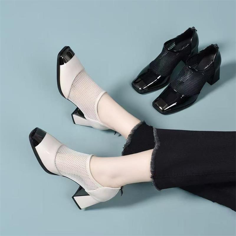 Sandálias de malla para mujeres 2026 nueva primavera y verano de tacones gruesos zapatos cuadrados de cabeza de hierro zapatos transpirables de malla de talón medio