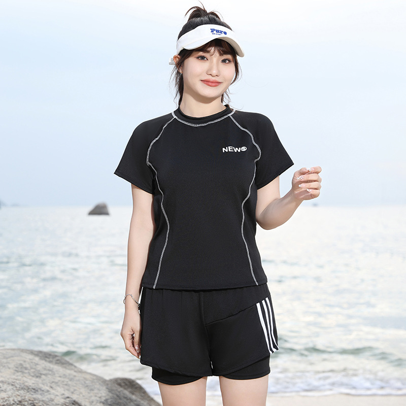 2025新款运动游泳衣女款大码胖mm遮肉分体保守遮肚显瘦200斤泳装