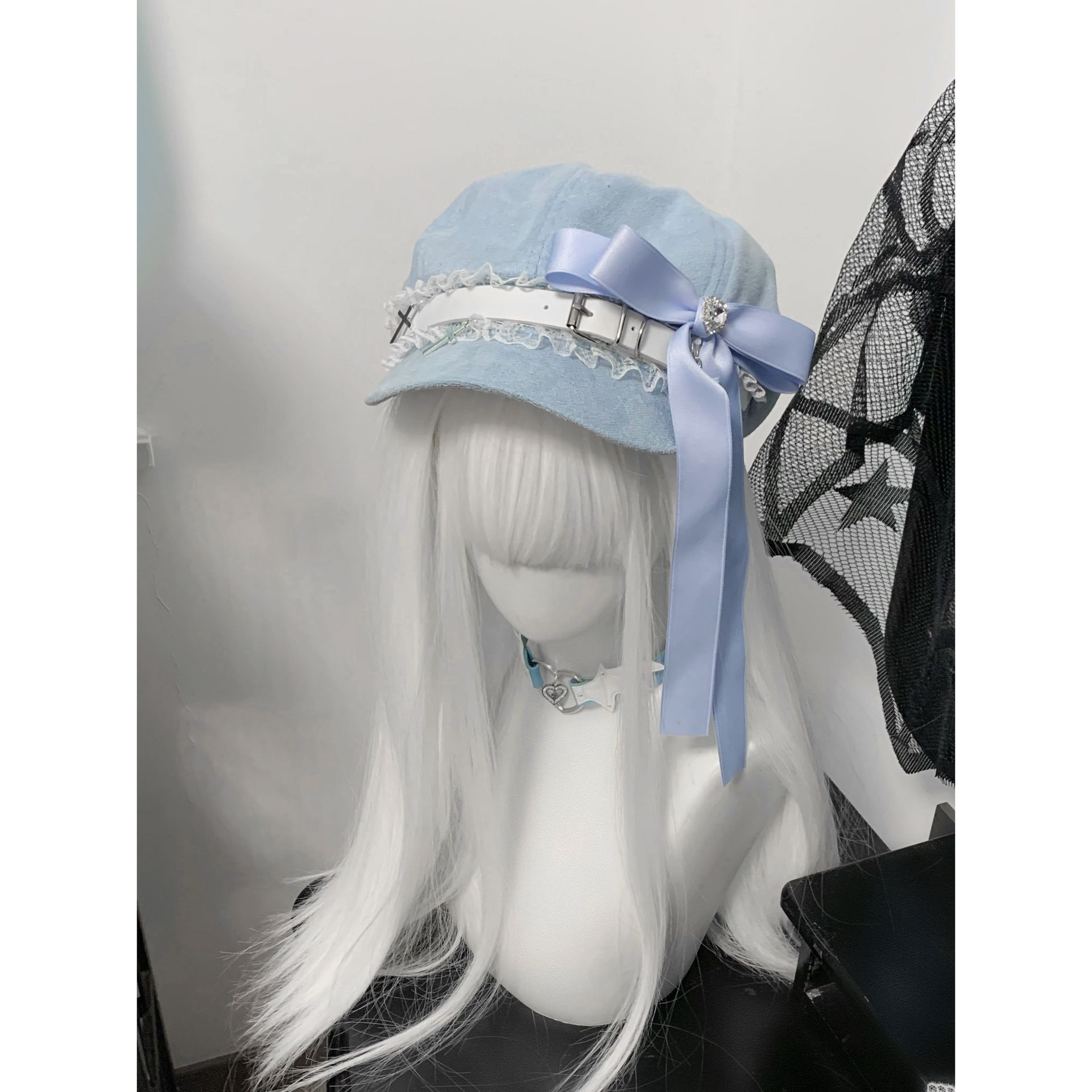 Women's Beret With Water Diamond Bow And Decorative Detailing_voghion.com