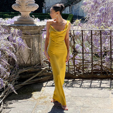 YJ25237吊带兜兜领性感露背缎面礼服长裙ins欧美气质晚礼服连衣裙