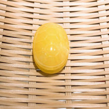 琥珀蜜蜡富甲天下背云配饰一方雕刻件吊坠饰品乌龟壳原矿小雕件