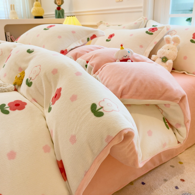 Invierno engrosado cama de seda de leche de cuatro piezas de seda de coral sábanas de seda de bebé cubierta de seda de calor y seda de tres piezas