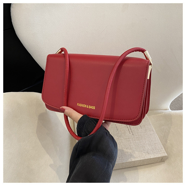 Texture simple et à la mode petit sac carré 2024 nouveau sac à bandoulière polyvalent de banlieue version coréenne sac à aisselles design de niche à la mode_voghion.com