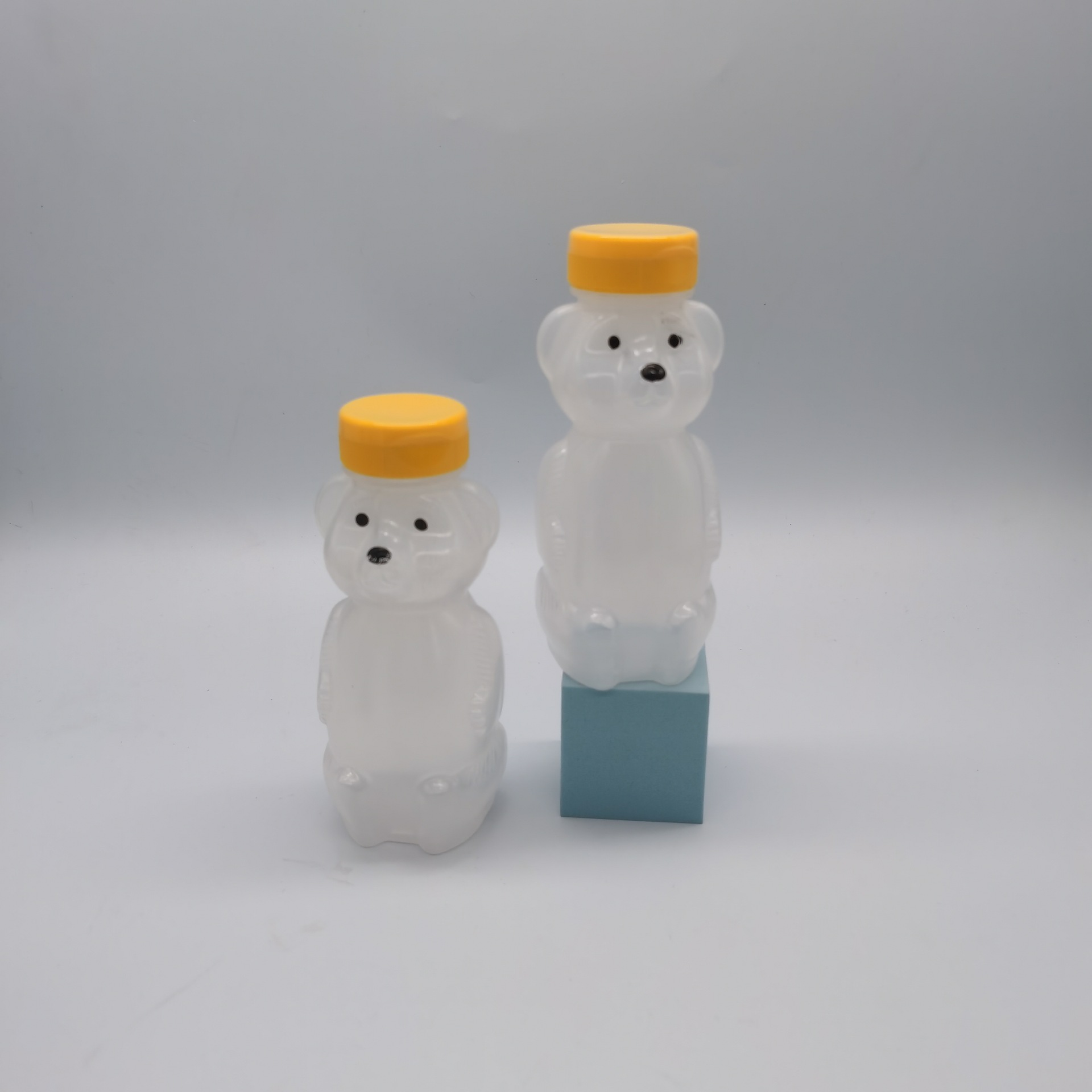 厂家供应230mlLDPE塑料创意小熊瓶 蜂蜜 糖果罐