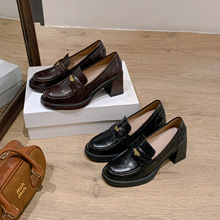 �¿��ЬŮ����2026�¿�Ӣ���L�ָ���Ь��ں�����߽���СƤЬ