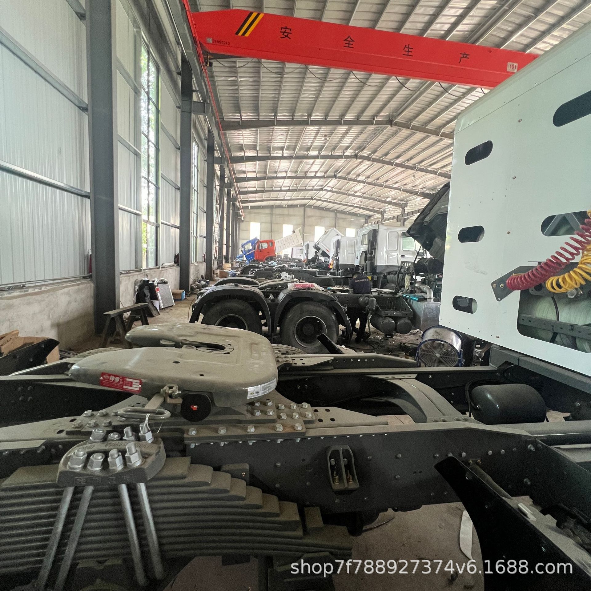 Export HOWO 6*4 front-four-wheel-rear-eight-wheel dump truck with automatic tarpaulin
