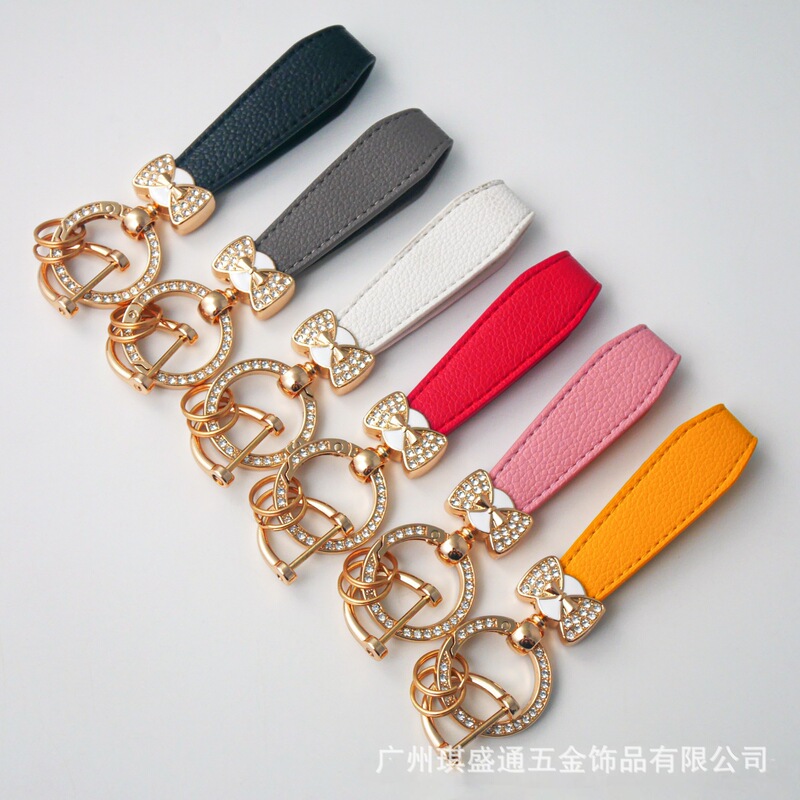 Creative Butterfly Light Luxury Keychain for Women, Suitable for Car, Electric Vehicle, and Home Keys, Leather Keychain with Metal Pendant Accessory