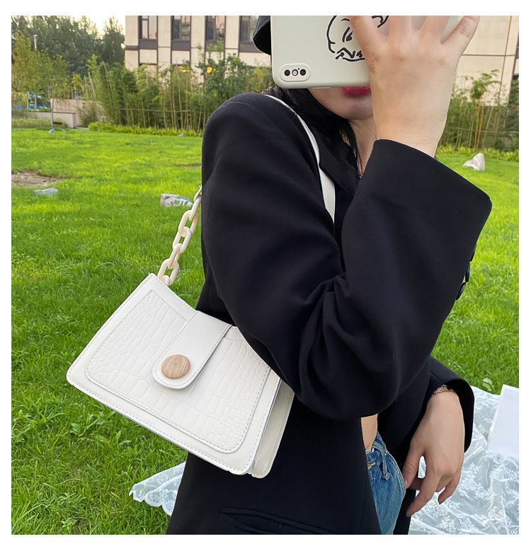 Fashionable shoulder bag