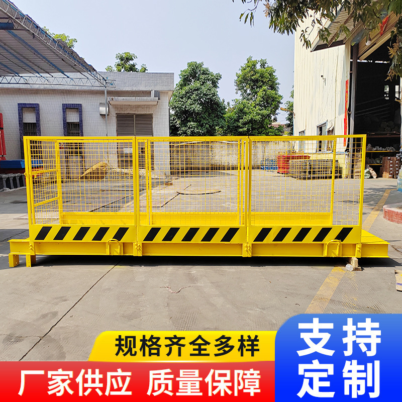 源头工厂塔吊空中走道施工高空通道平台桥梁施工作业塔吊人行通道