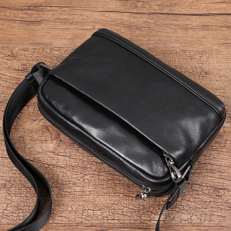 Túi đeo chéo nam da bò thật kiểu vuông nhỏ 29×11×17 cm — Màu đen chi tiết 4