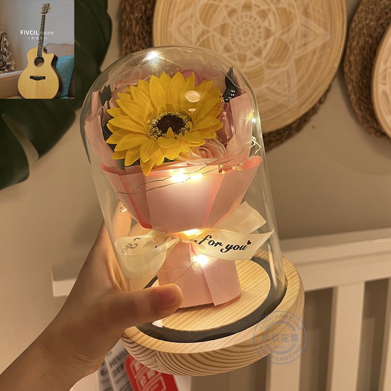 [졸업 추천] 빛을 따라가다 - 해바라기 1개 + 장미 6개 - 선물가방 + 축하카드 + 배터리 [완제품 배송]