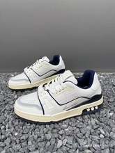 男鞋秋季新款大码休闲鞋轻便防滑运动鞋潮流透气轻奢男士板鞋