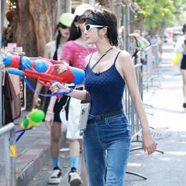 花儿与少年明星同款跨境韩版简约连体显瘦双肩性感露背温泉游泳衣