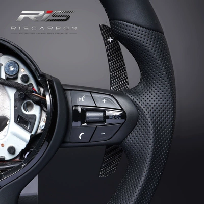 flat-bottom black leather steering: Steering wheel