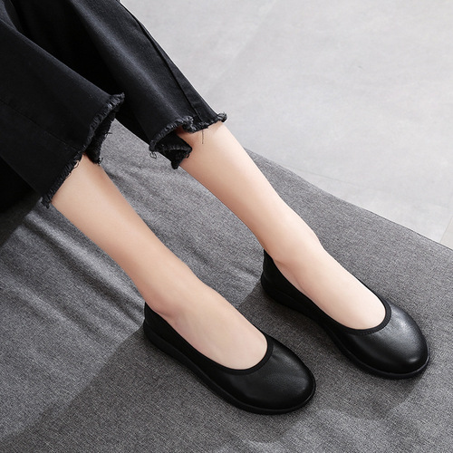  New Nurse Work Shoes Shallow Mouth White Shoes Flat Bottom Large Size Women's Shoes Soft and Comfortable Non-Slip Tendon Soft Sole