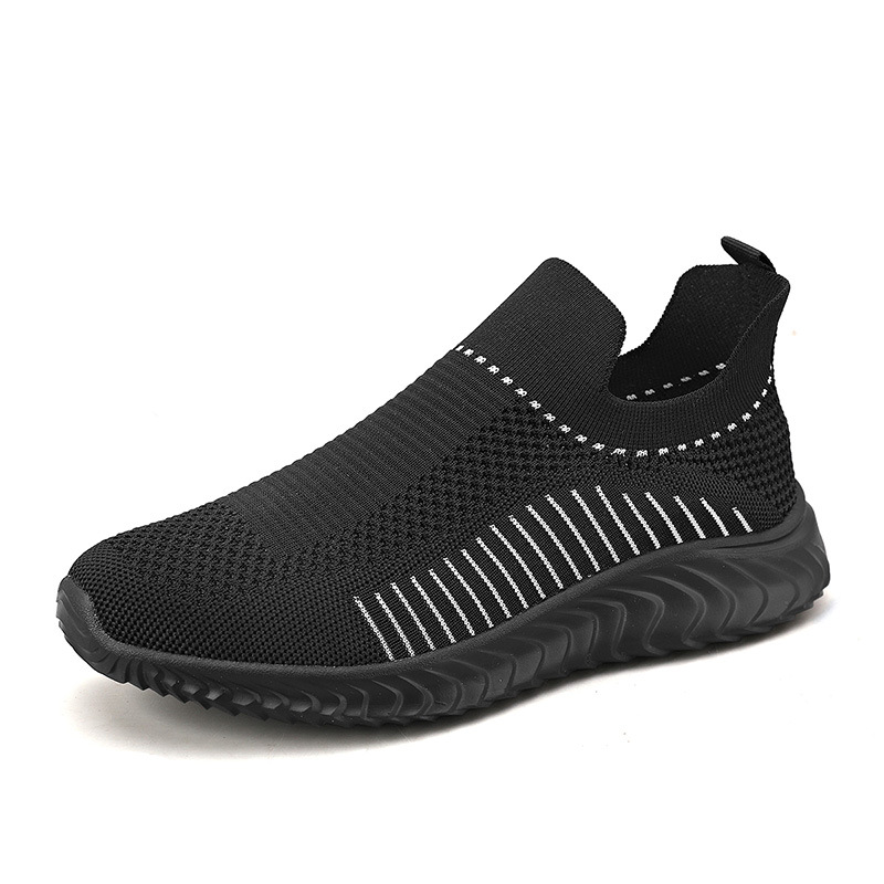 Low solid color black sports casual footwear for leisure