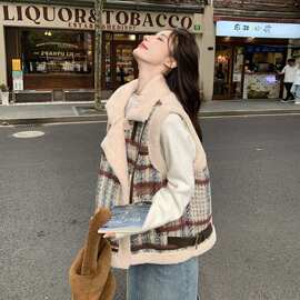 格纹皮毛一体马甲女2025春秋新款韩版复古时髦小个子羊羔毛外套潮
