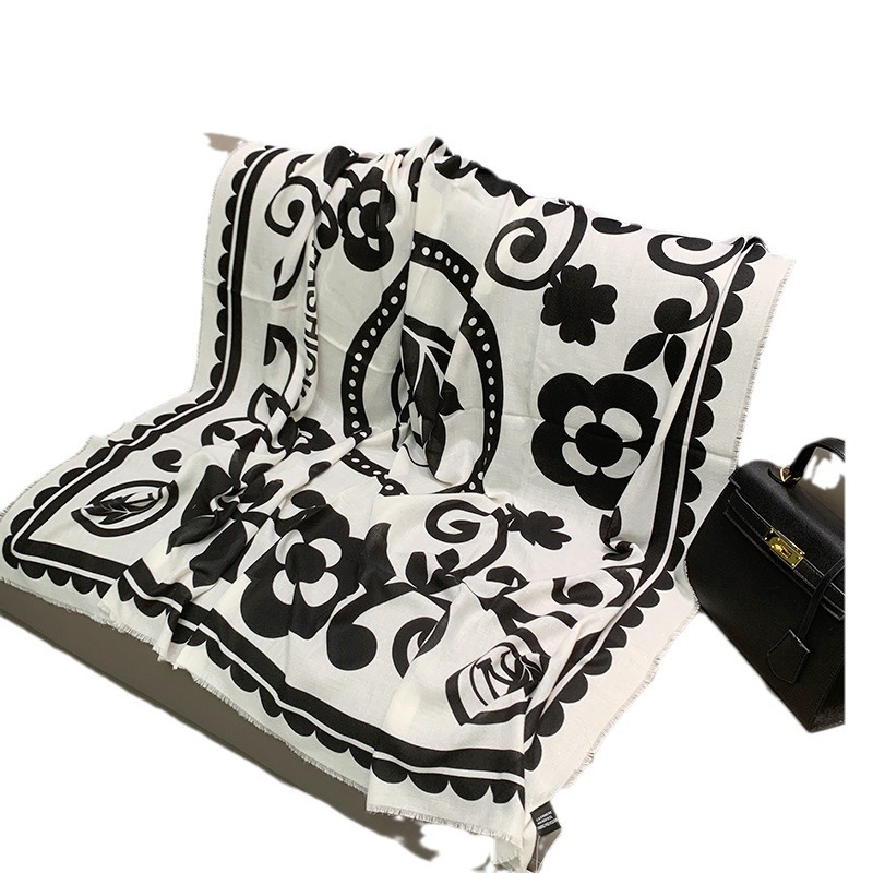 Black white contrasting color camellia elegant pattern large shawl for women's design sense, spring and summer sun_voghion.com
