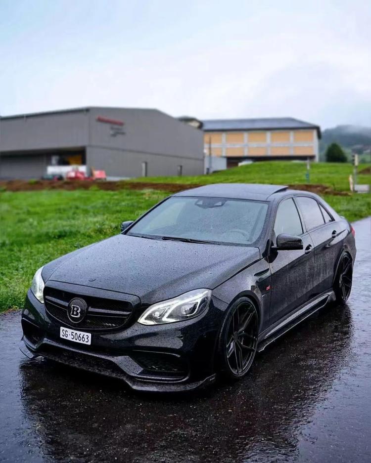 Suitable for Mercedes-Benz E-Class W212 Modification to E63 Front and Rear Bumpers, Carbon Fiber Front Lip, Side Skirts, Rear Lip, Rear Wing, and Hood