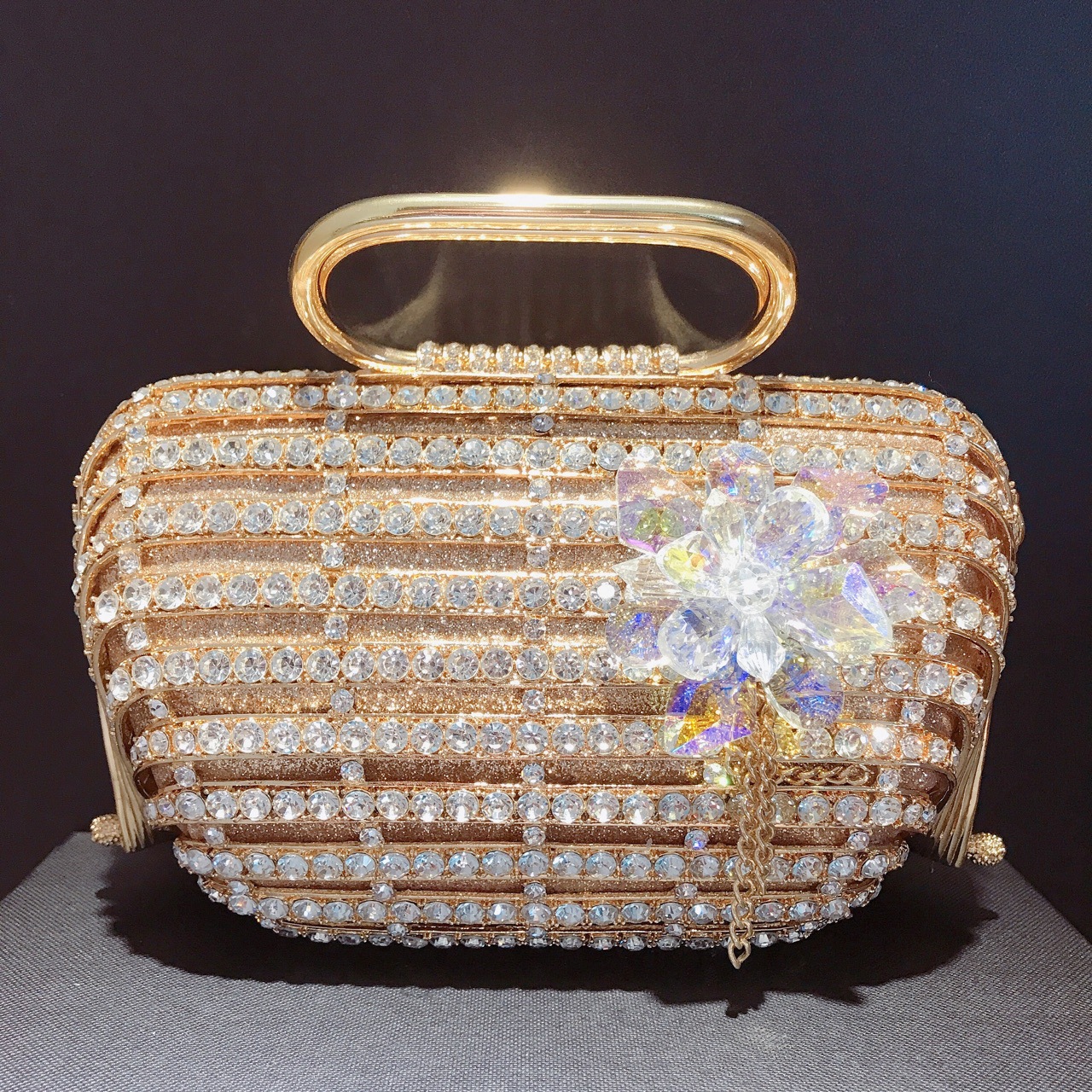 Túi clutch nữ đính đá dạ hội kim loại rỗng họa tiết lồng chim — Cá tính đặt làm, Màu xanh lục, Màu đỏ, Nền vàng kim cương trắng chi tiết 1