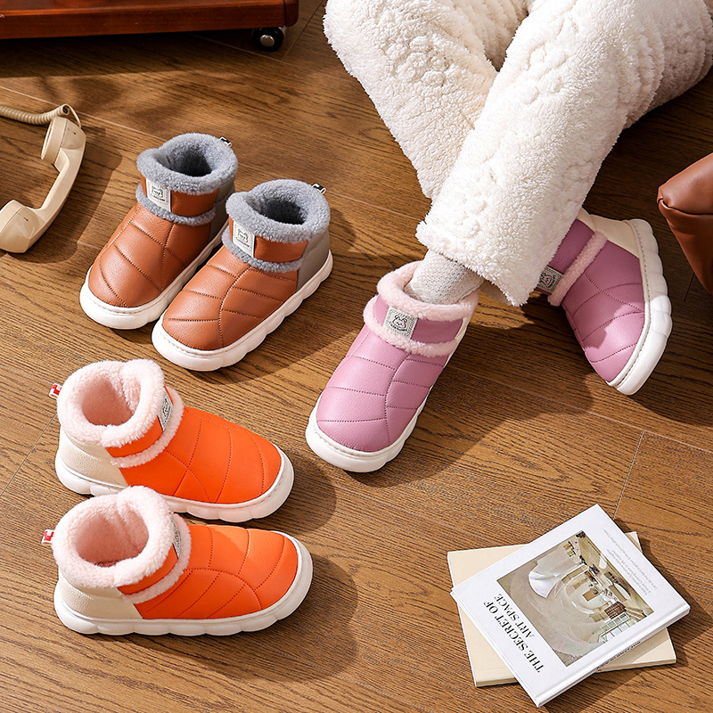 Zapatillas de algodón para mujeres otoño-invierno 2025 nuevo interior bolsas de calentamiento de cuero PU impermeable zapatos de algodón para hombres y mujeres
