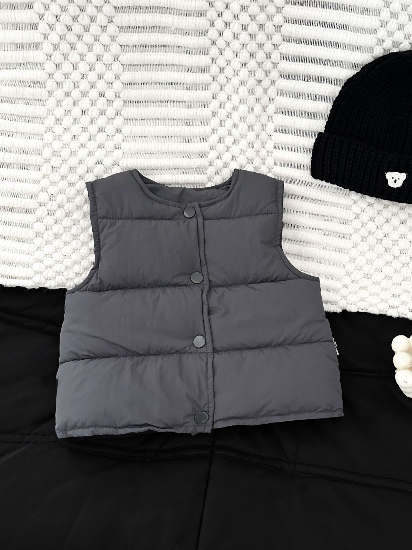 Chaleco de algodón para bebés de invierno de nuevo tipo para niños y niñas, chaleco de hombro de dibujos animados de color sólido, chaqueta de aire caliente y gruesa