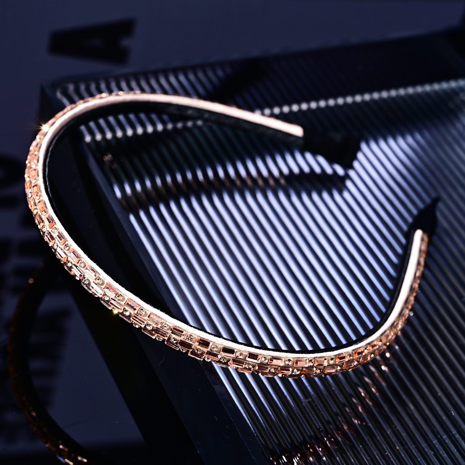 1 Piece Quantity Women's Simple Style Classic Style Solid Color Rhinestone Inlay Rhinestones Hair Band